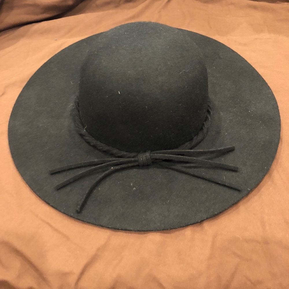Target black felt hat